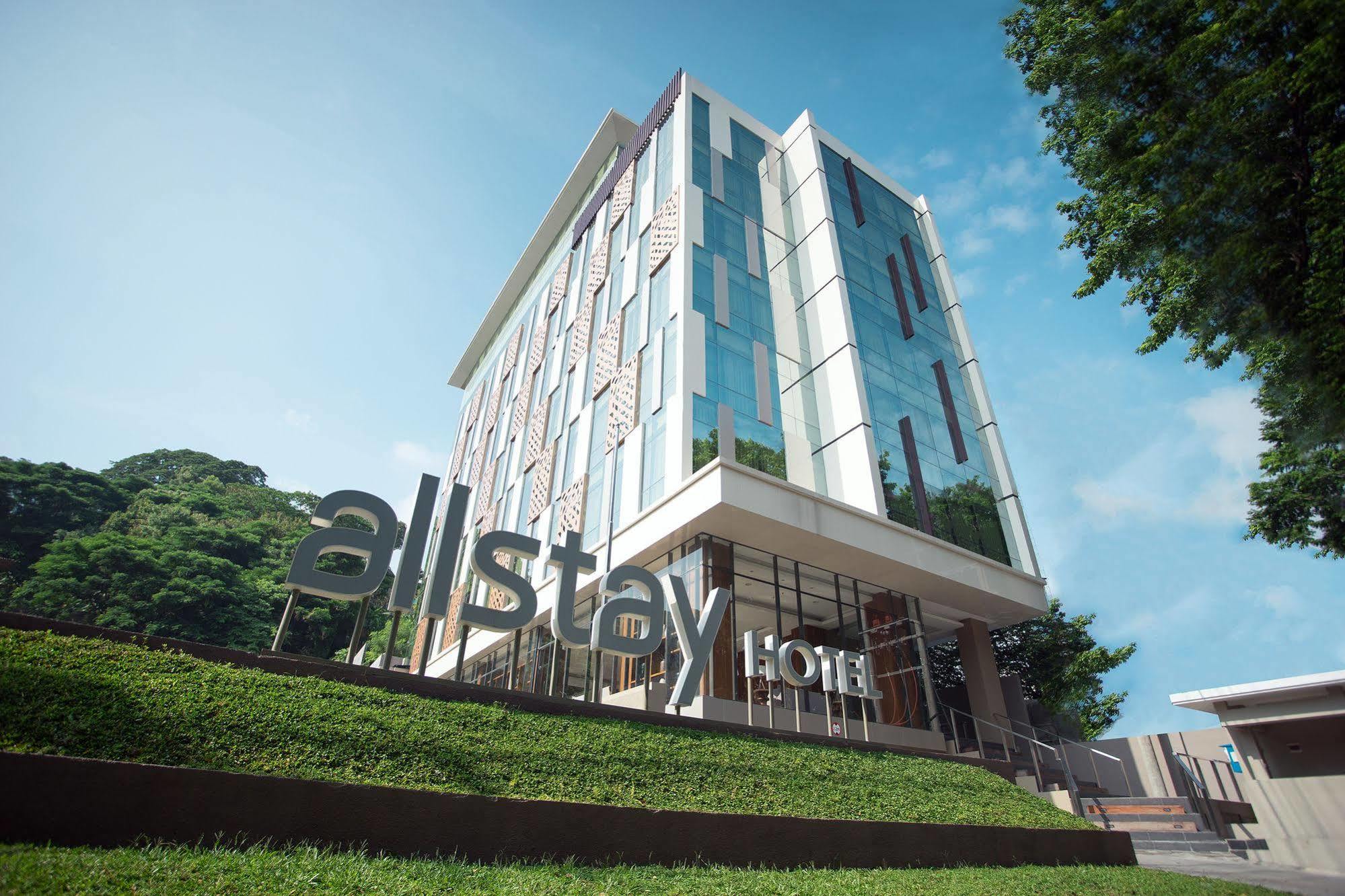 올스테이 호텔 세마랑 심팡 리마 외부 사진